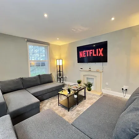 Luxurious Penthouse With Free Parking Apartment Harrogate