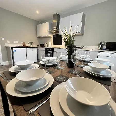 Luxurious Penthouse With Free Parking *