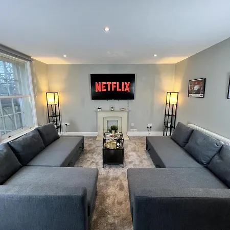 Luxurious Penthouse With Free Parking